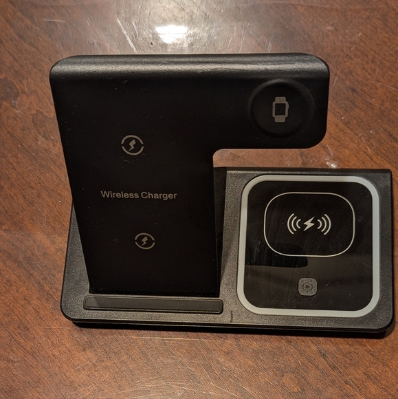 3 In 1 Wireless Charger - Picture 2 of 4